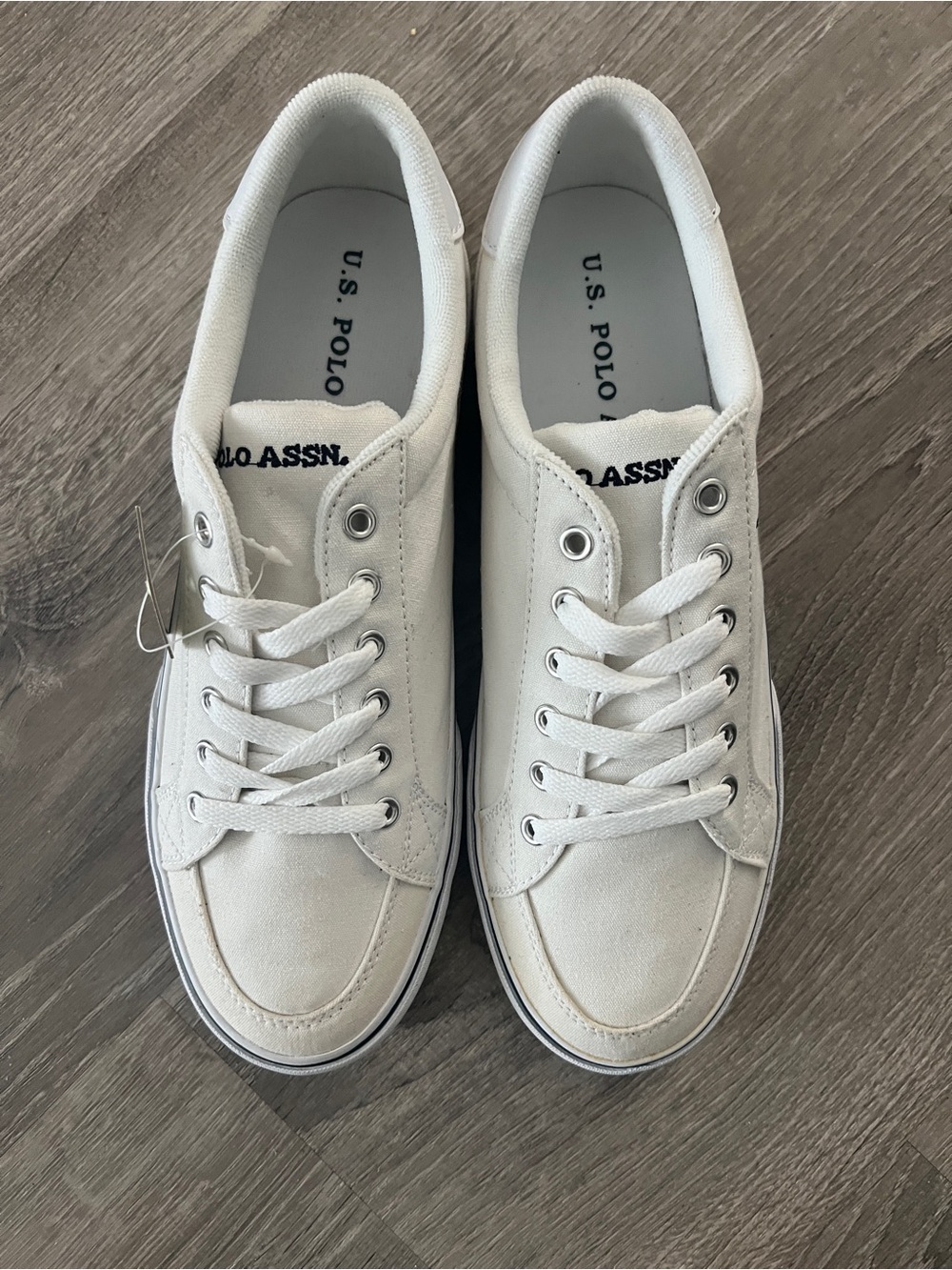 U.S. Polo Assn. Association Men’s White Canvas Low-Top Sneakers New with tags
